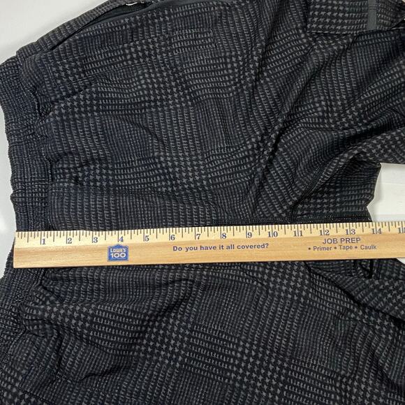 Lululemon Men's Shorts Lined Large Size Large - Picture 6 of 9